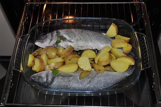 Видео-рецепт стейка масляной рыбы с овощами