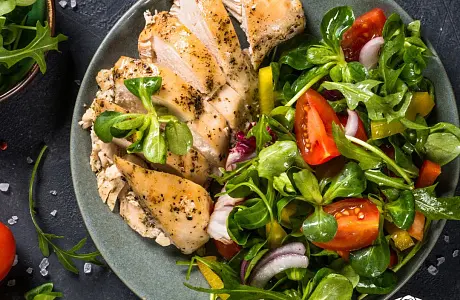 Новый рецепт: Курица с салатным миксом