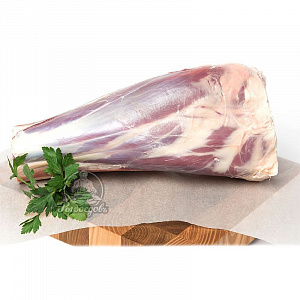 Голяшка говяжья на кости 3-4кг Голяшка говяжья на кости 3-4кг